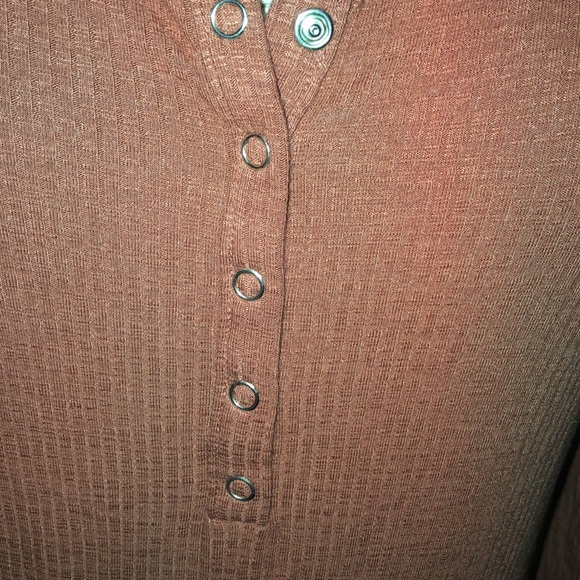 Button down Bodysuit - Picture 3 of 3